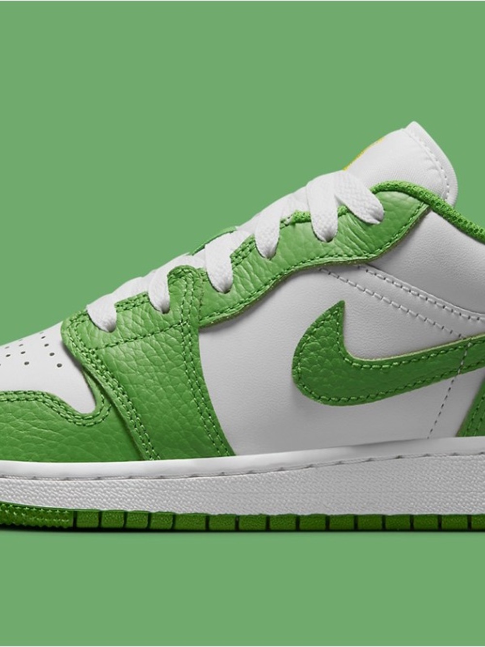 Air Jordan 1 Low SE - White/Chlorophyll -Lightening